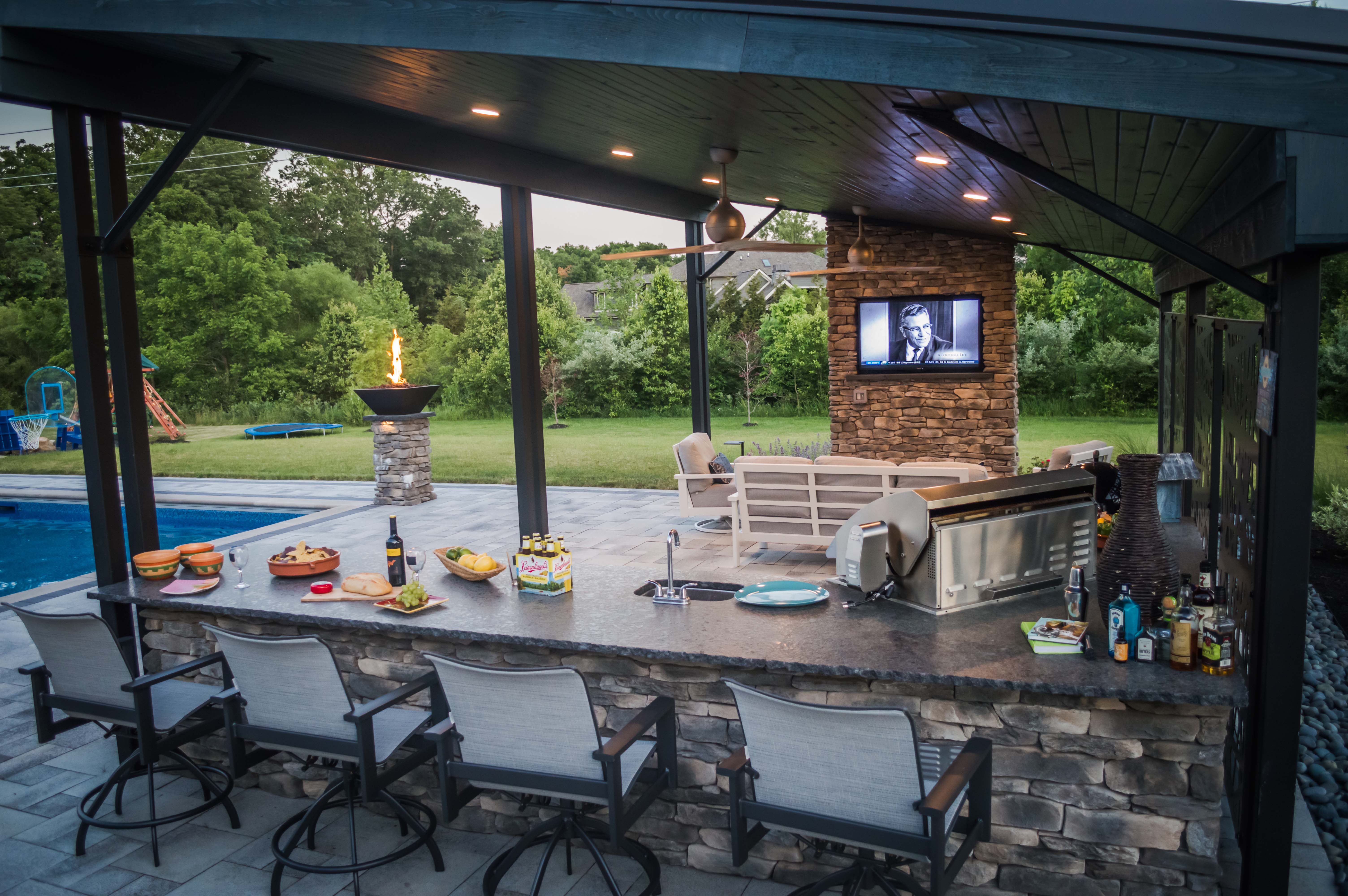 Outdoor bar
